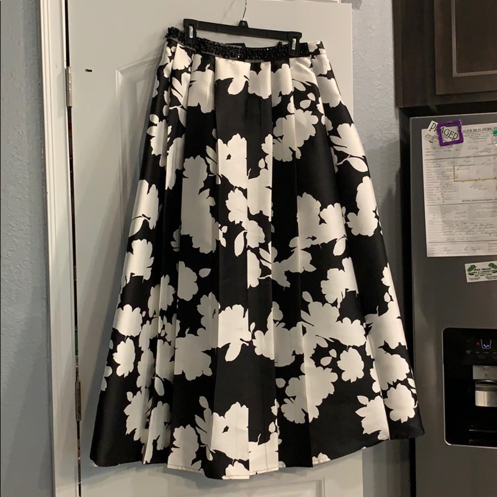 Pleated black and white maxi skirt